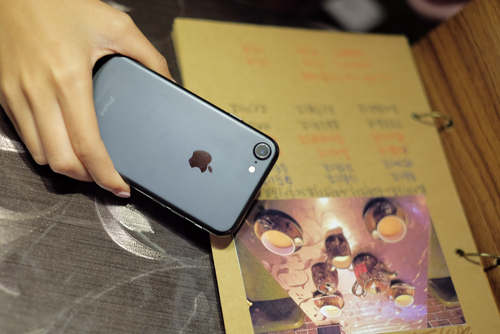 说好不买苹果手机的说说,为什么苹果iphone还不降价
