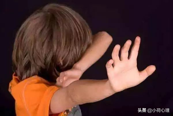 小荷治疗案例,孩子早恋自残行为的心理处理