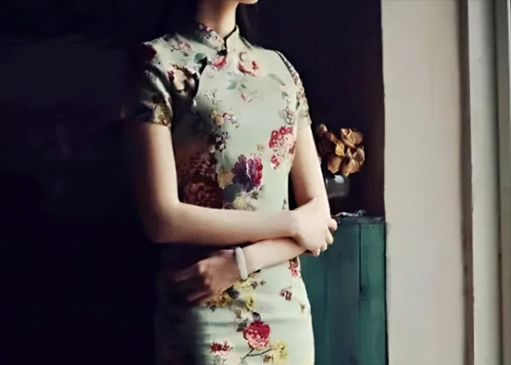 旗袍大师褚宏生年轻时照片,褚宏生旗袍裁剪