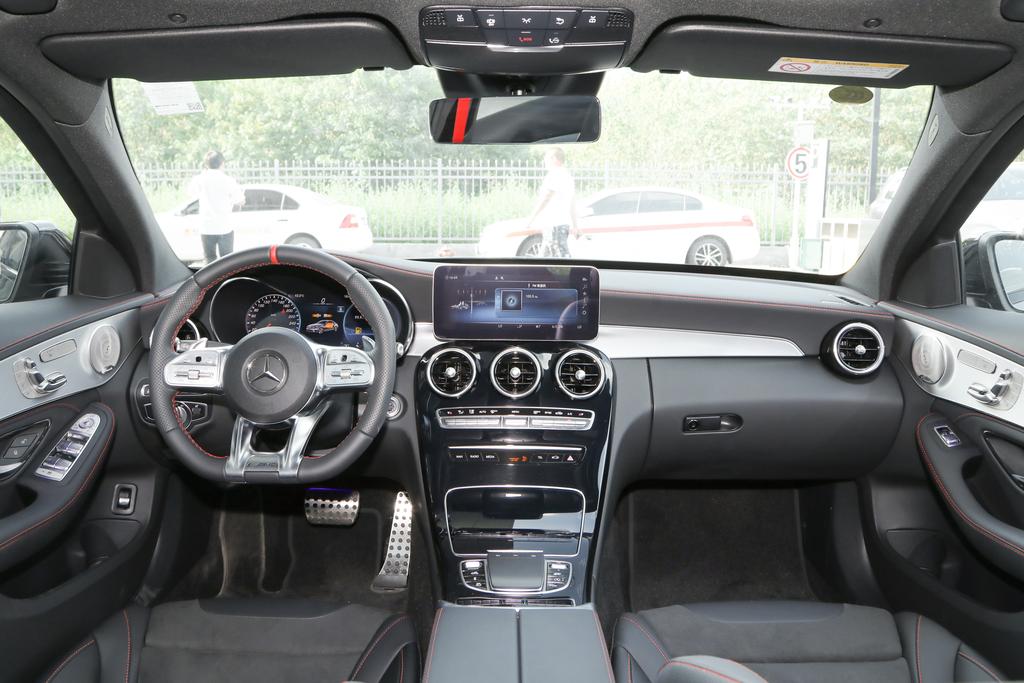 2013款奔驰c级amg63s轿跑,2022梅赛德斯奔驰c200tamg