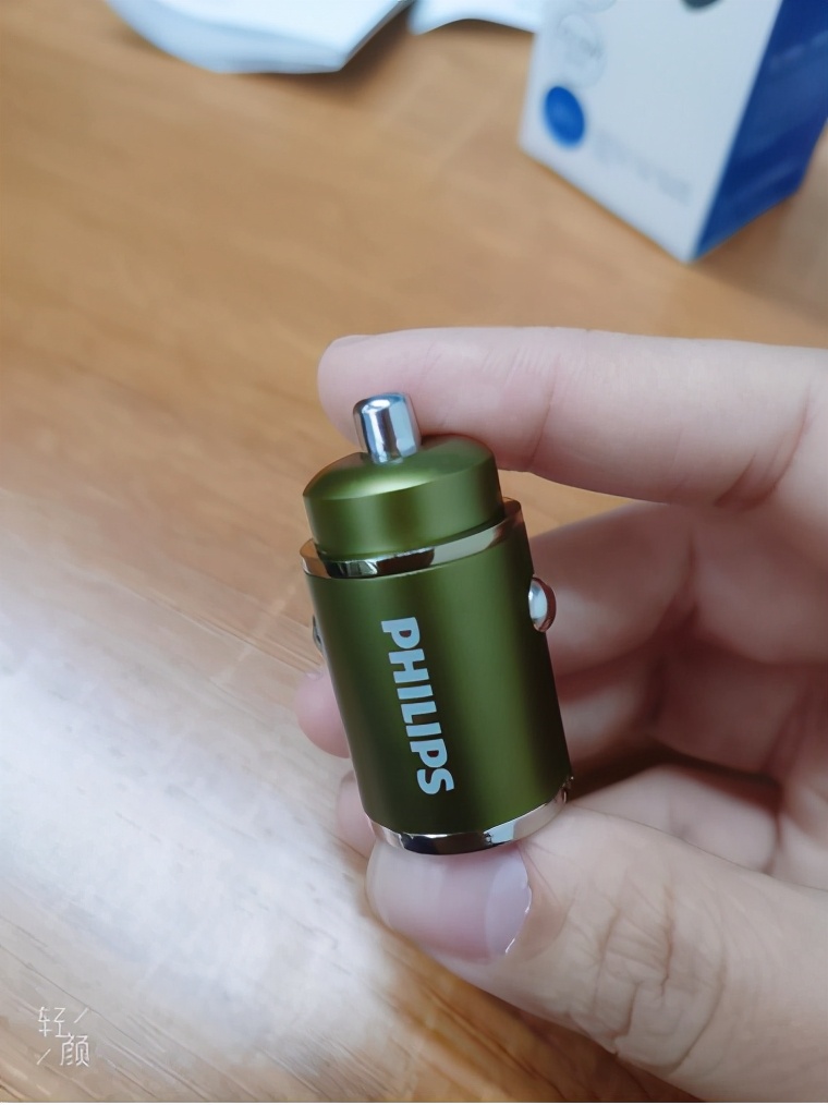 绿联和飞利浦的车载充电器哪个好,飞利浦车载充电器品质怎么样