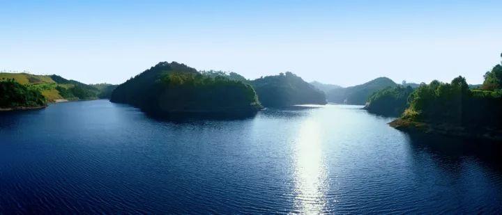 原生态山地球场,国内天然草坪球场
