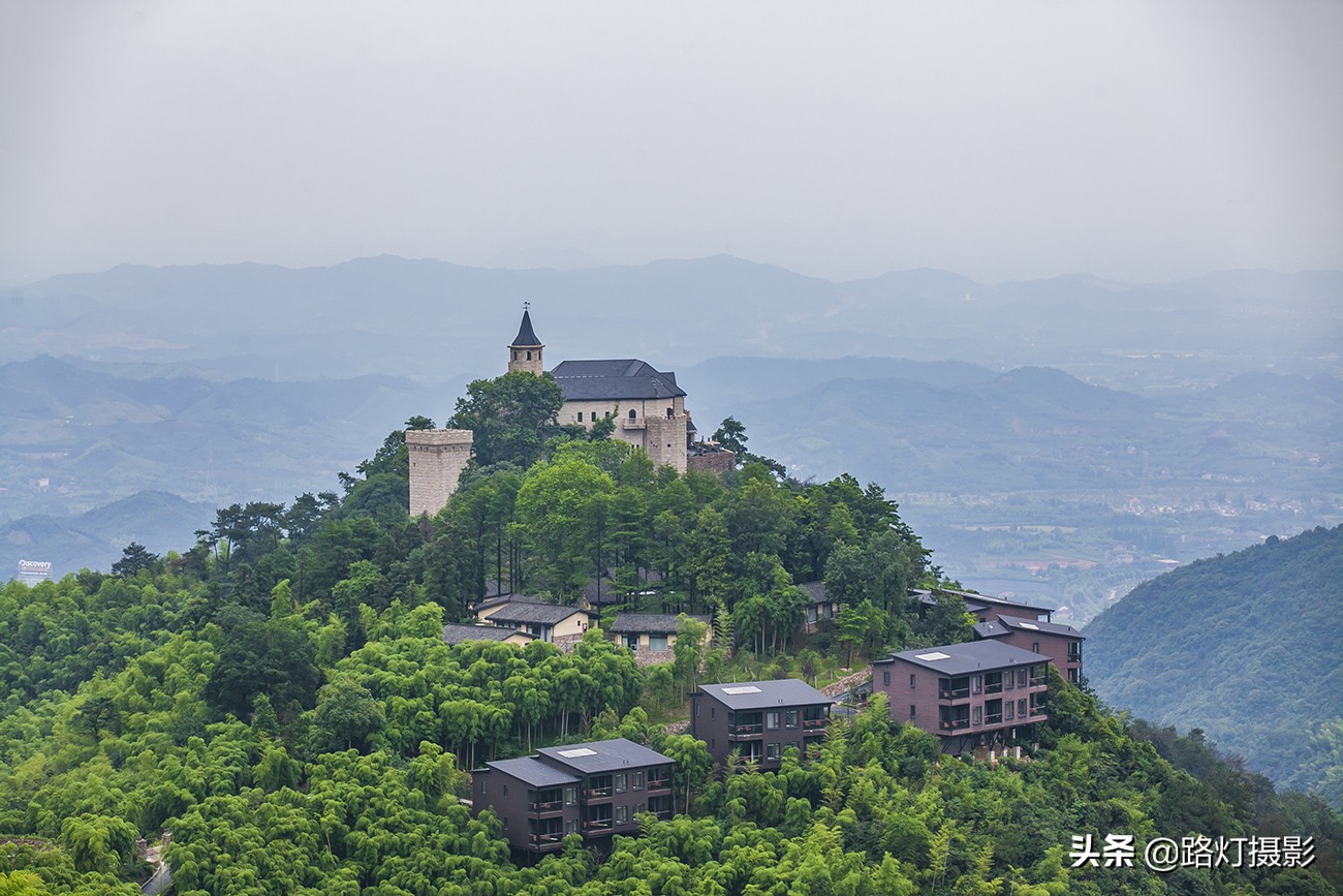 夏天适合去哪里旅游避暑最好,夏天避暑旅游好地方