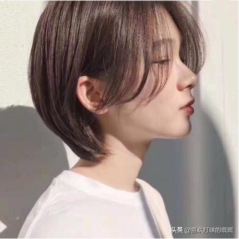 纯欲系女神脸型适合什么发型,既温柔又显气质的发型
