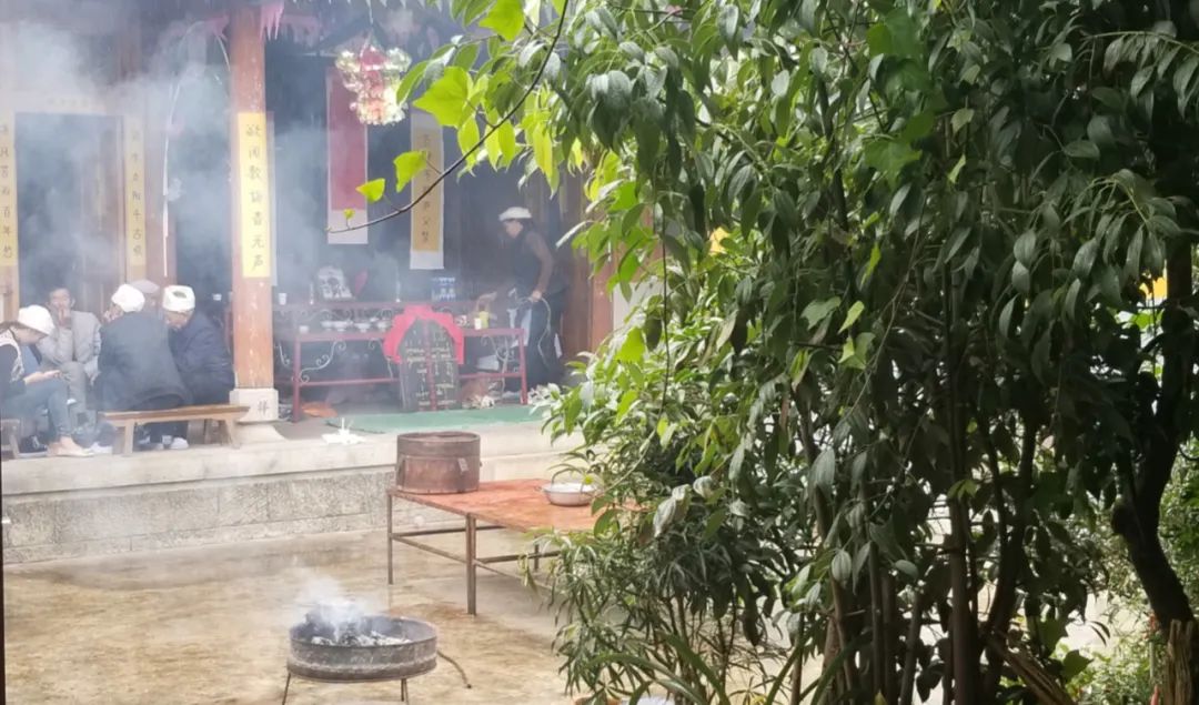 云南大理白族葬礼出殡视频,大理白族老人的葬礼