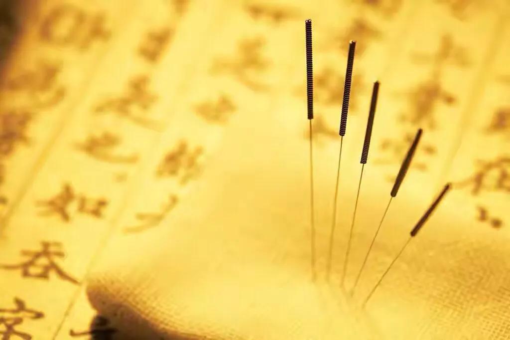 踝关节扭伤针灸视频教程,踝关节扭伤针灸处方