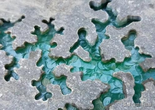 翡翠原石流氓开窗,翡翠原石开流氓窗是什么意思