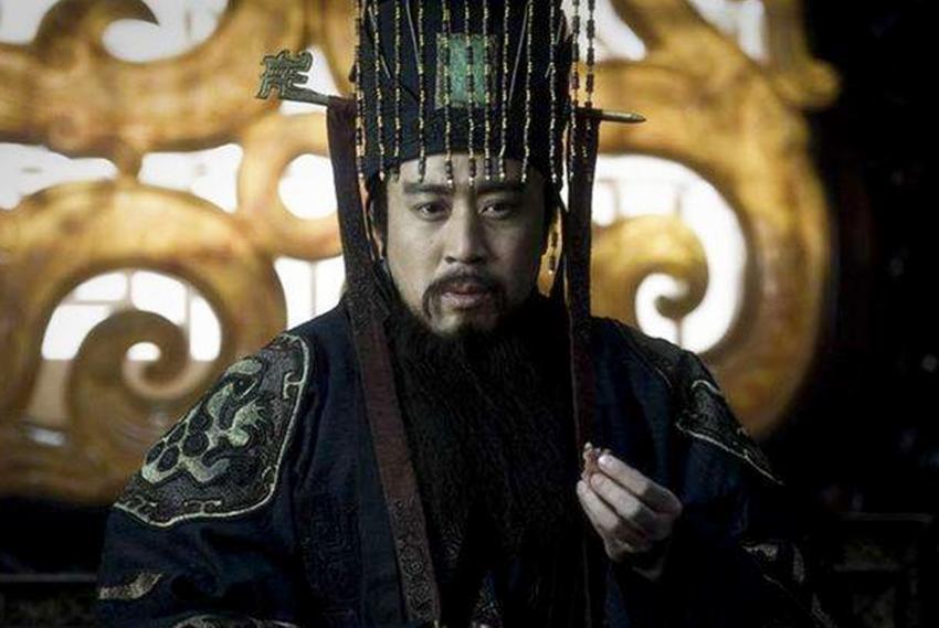 再残暴的皇帝也有朋友，秦始皇也不例外，但结果却被他活活逼死了