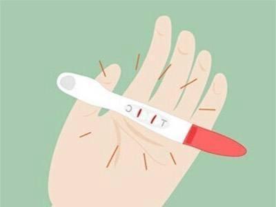 来大姨妈腰痛姨妈量还少怎么回事,女性大姨妈月经量少是怎么回事