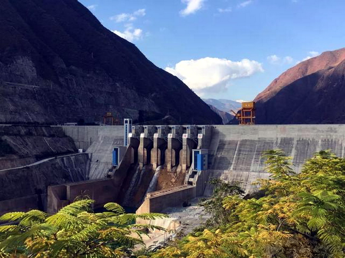 宏伟壮观的金沙江白鹤滩水电站,深山峡谷里的水电站