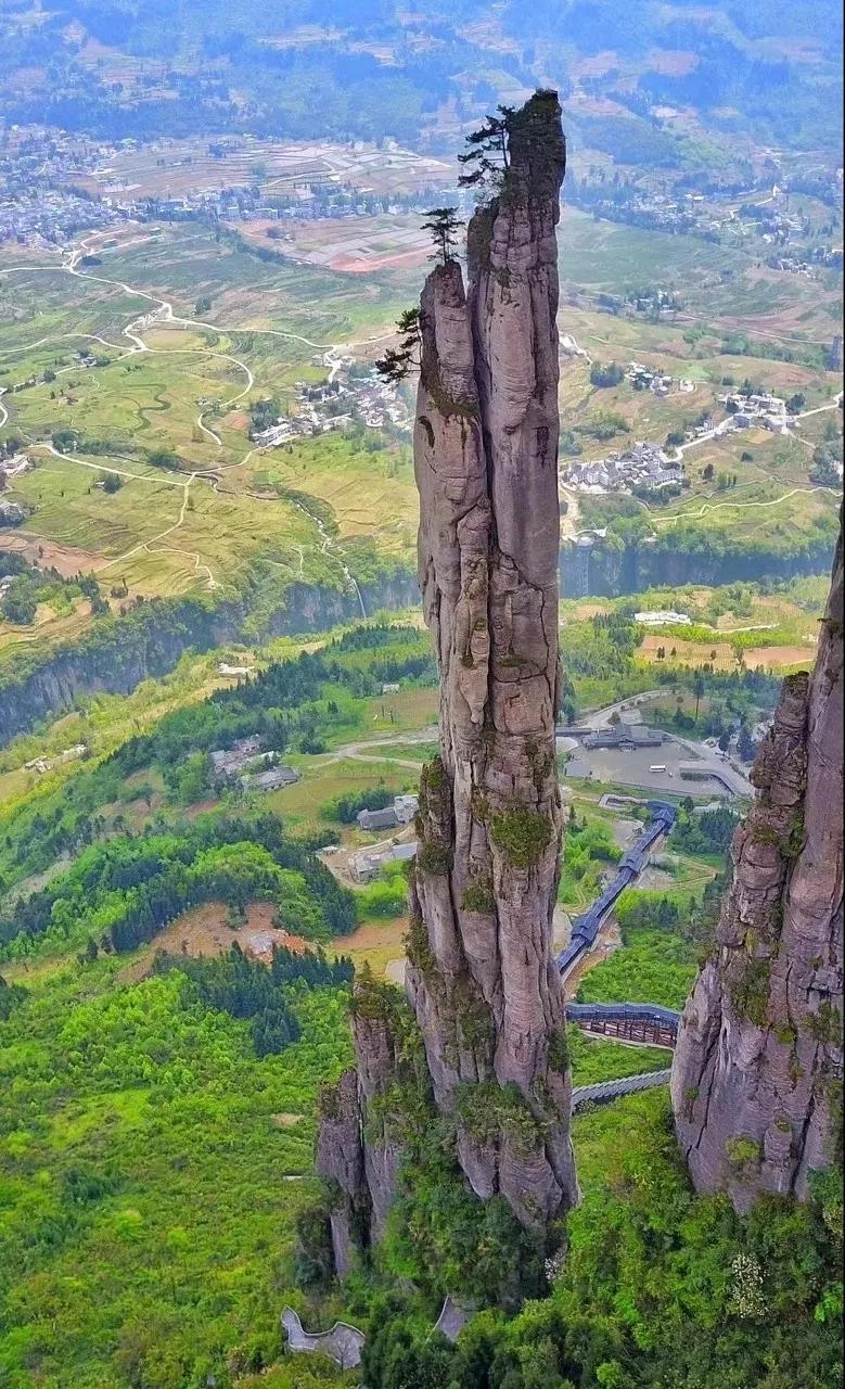12条最美自驾线路,最美7条自驾游公路线路