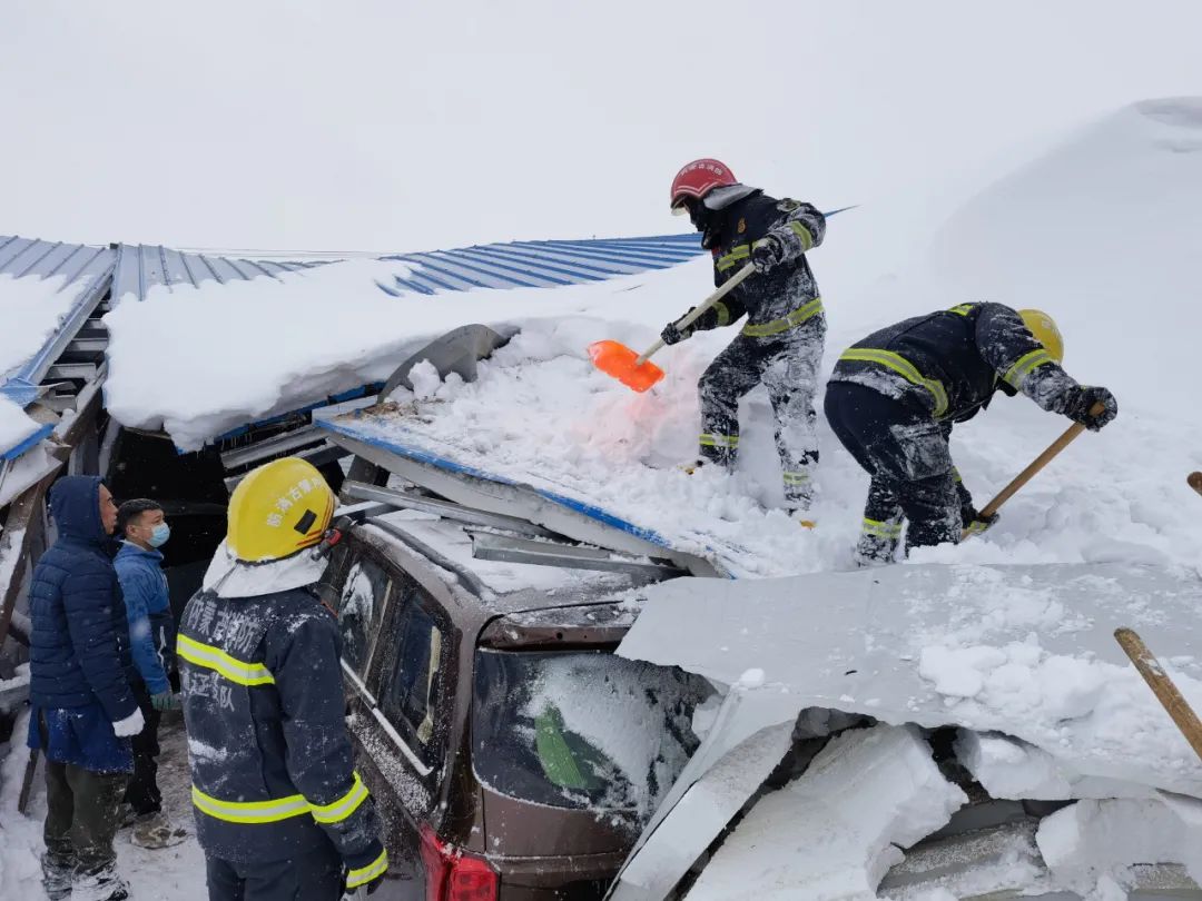 浴血奋战严寒,内蒙古通辽遭遇雪灾