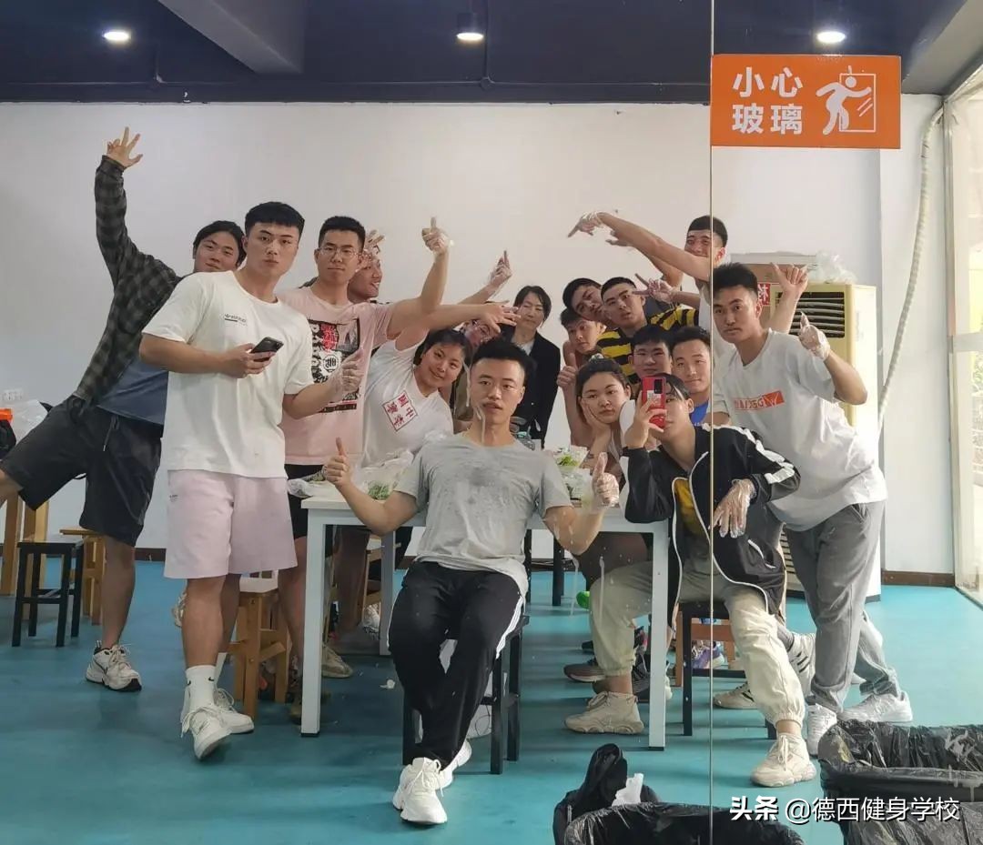 走路腰痛，酷爱健身却不能动，最终我在德西“治愈”了自己