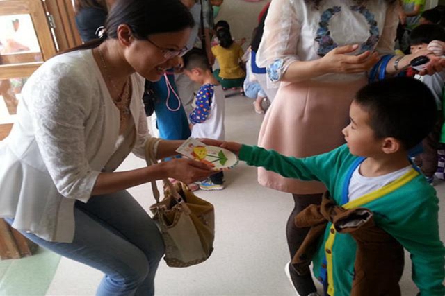 幼儿园孩子被欺负不敢还手怎么办,怎样知道孩子在幼儿园受不受欺负