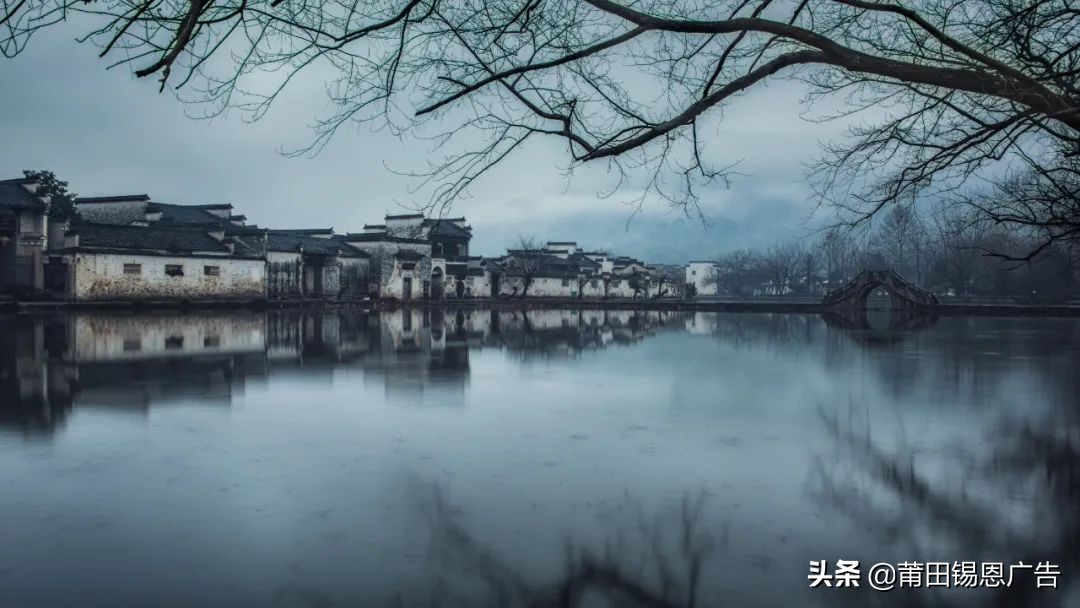水深波浪静，人贵声音低