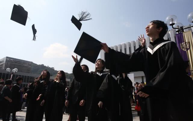 外地人考不上的学校,本地人看不起的大学