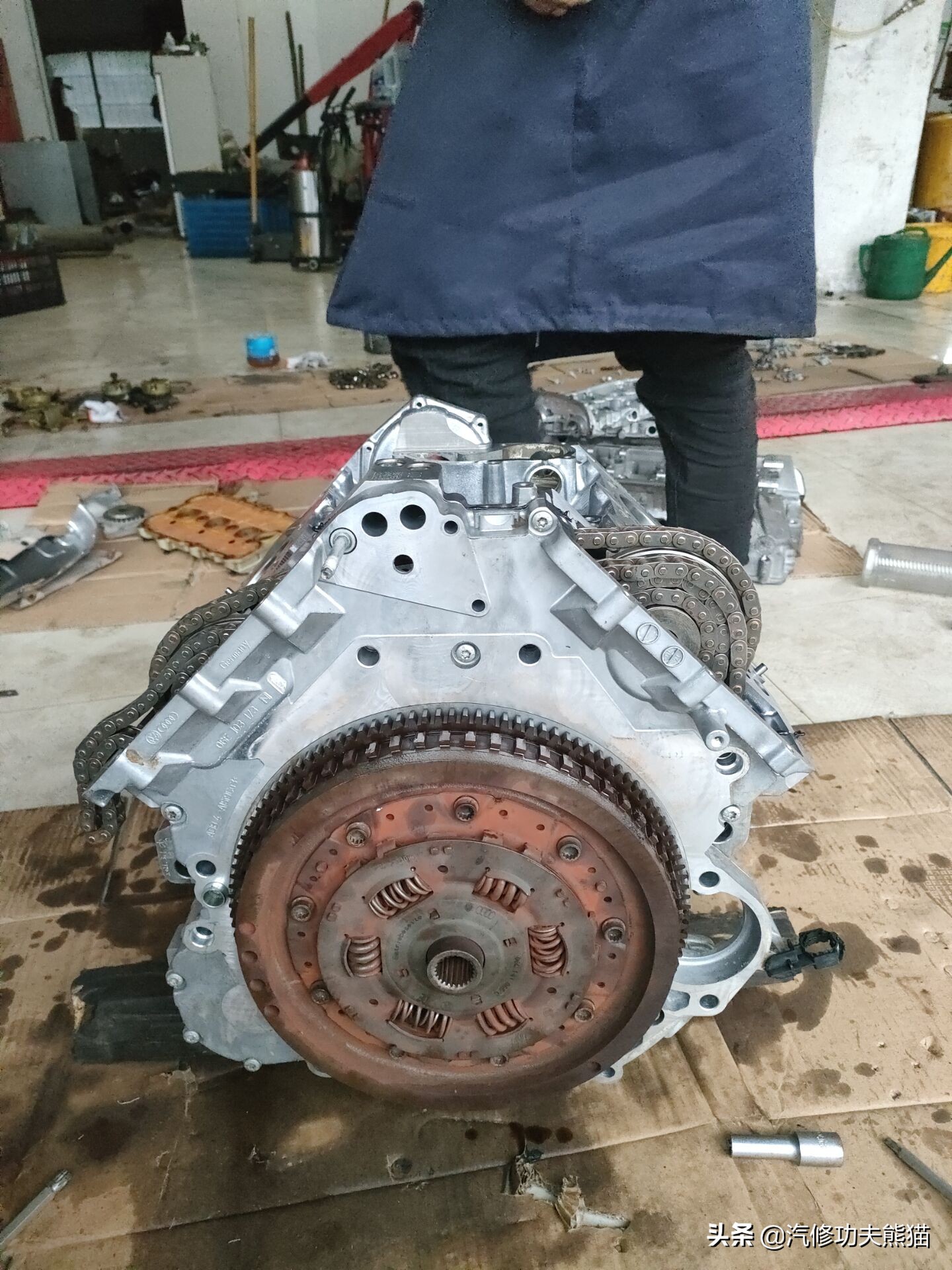 08款奥迪a6l手动挡2.0t烧机油么,09款奥迪a6l2.4烧机油怎么解决