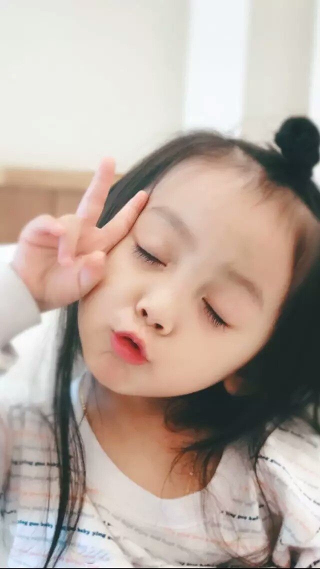 最火可爱萌娃壁纸男孩,萌娃可爱女孩手机壁纸