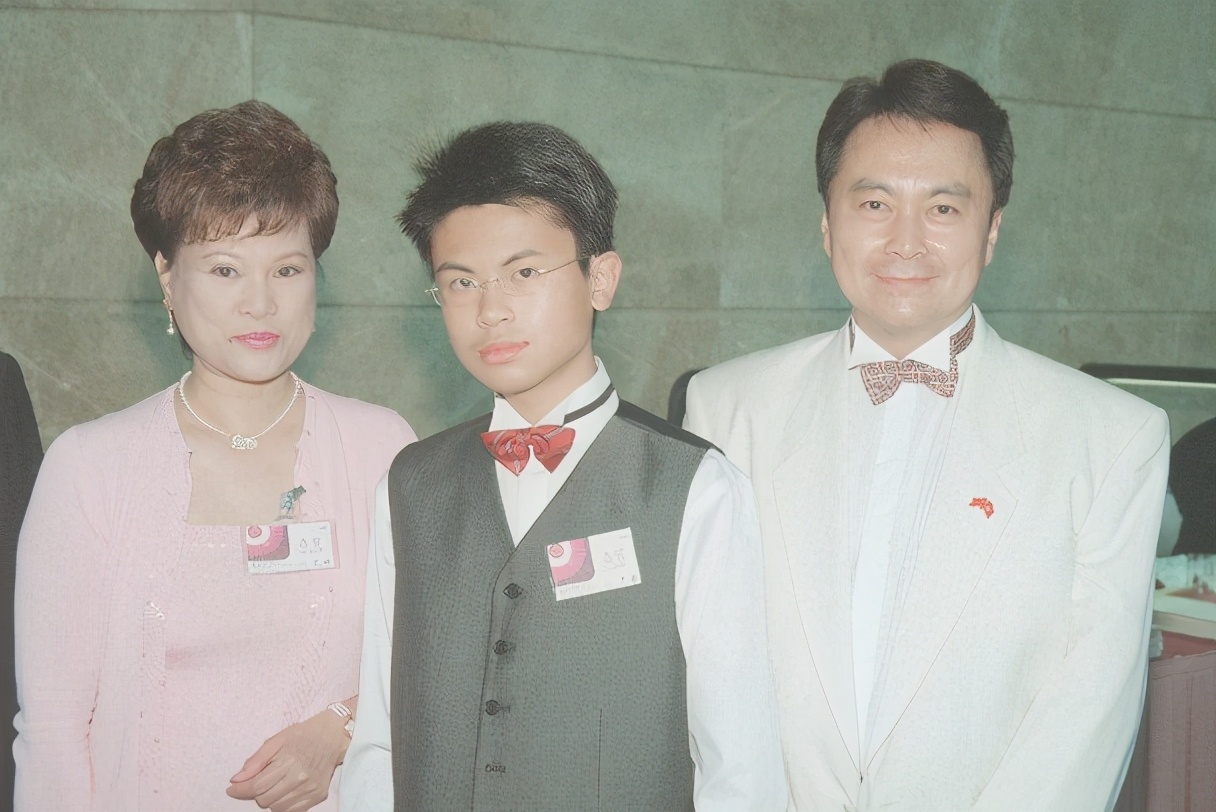 亚视一哥遗孀胰脏癌病逝，12年无法走出丧夫之痛，拒绝出门见人