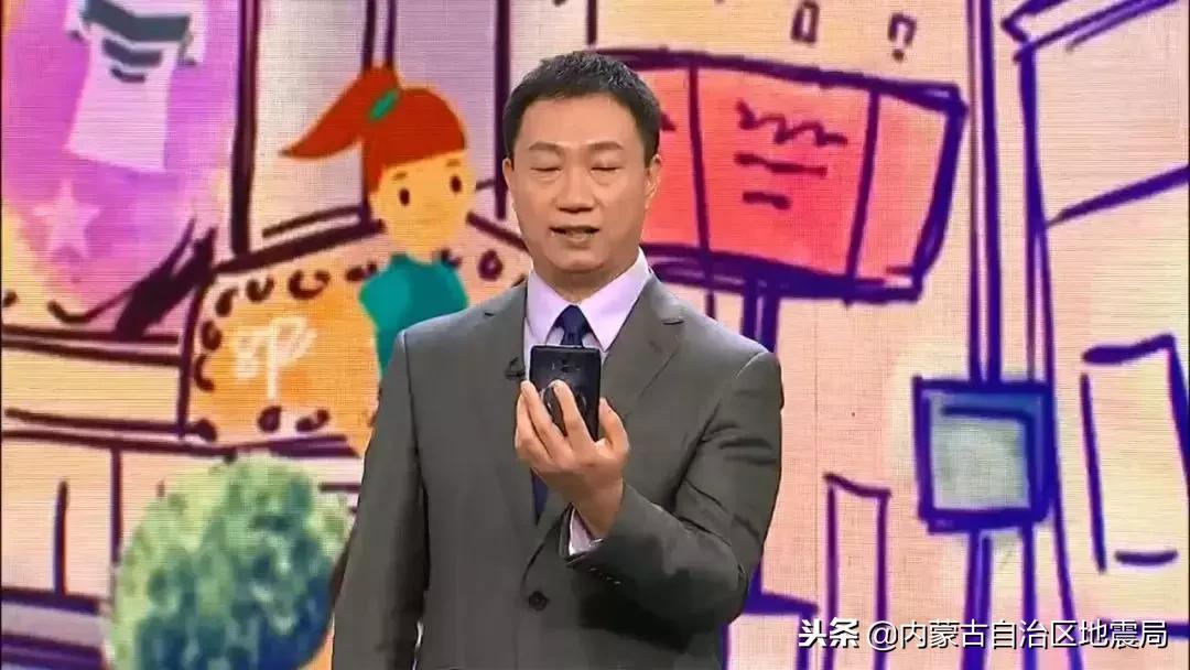 这个小动作竟可能导致瘫痪！吓得我赶紧放下手机……
