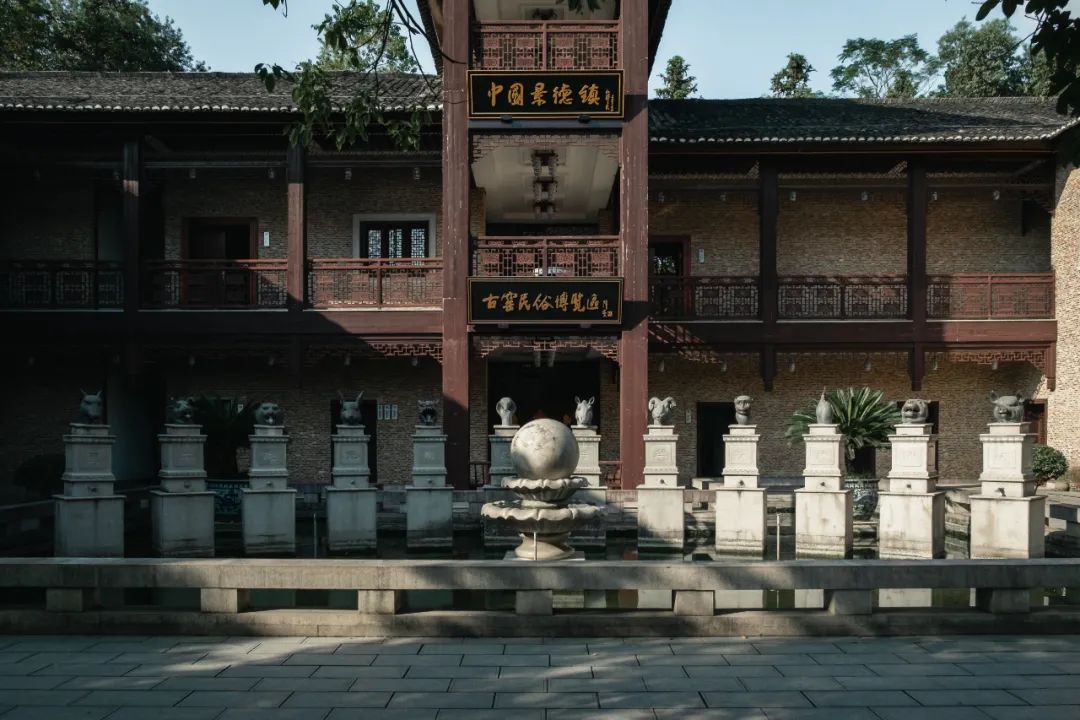 景德镇传统体验陶艺的地方,瓷都陶艺街集市
