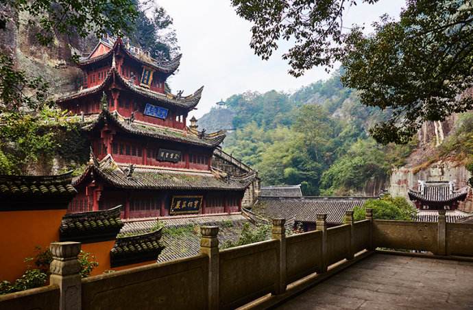 新昌大佛寺是石窟寺吗,新昌大佛寺佛教发祥地