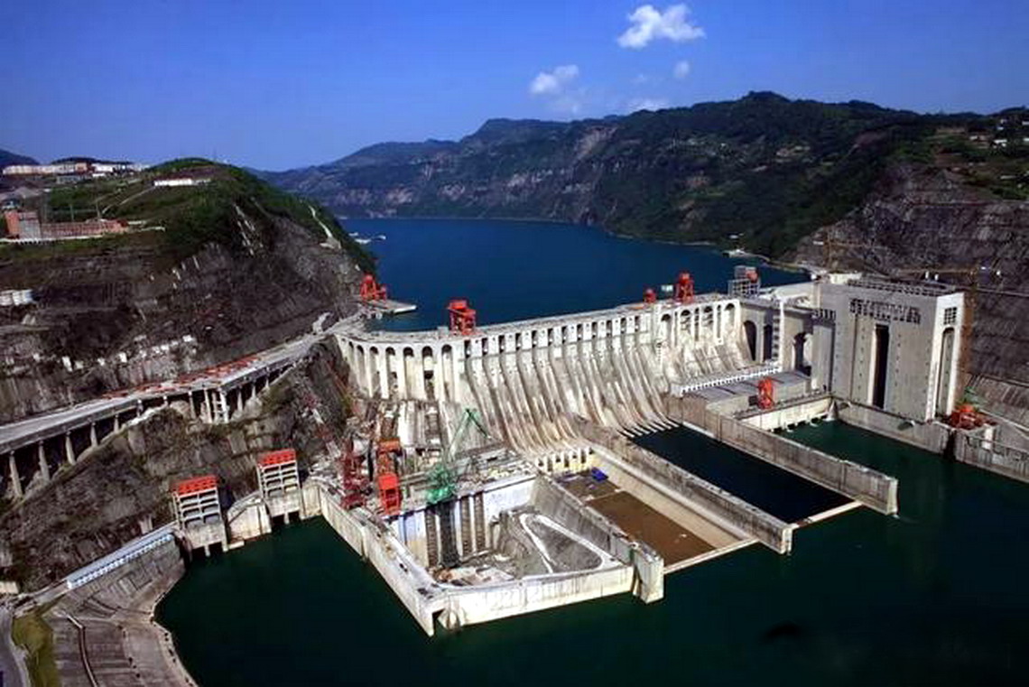 宏伟壮观的金沙江白鹤滩水电站,深山峡谷里的水电站