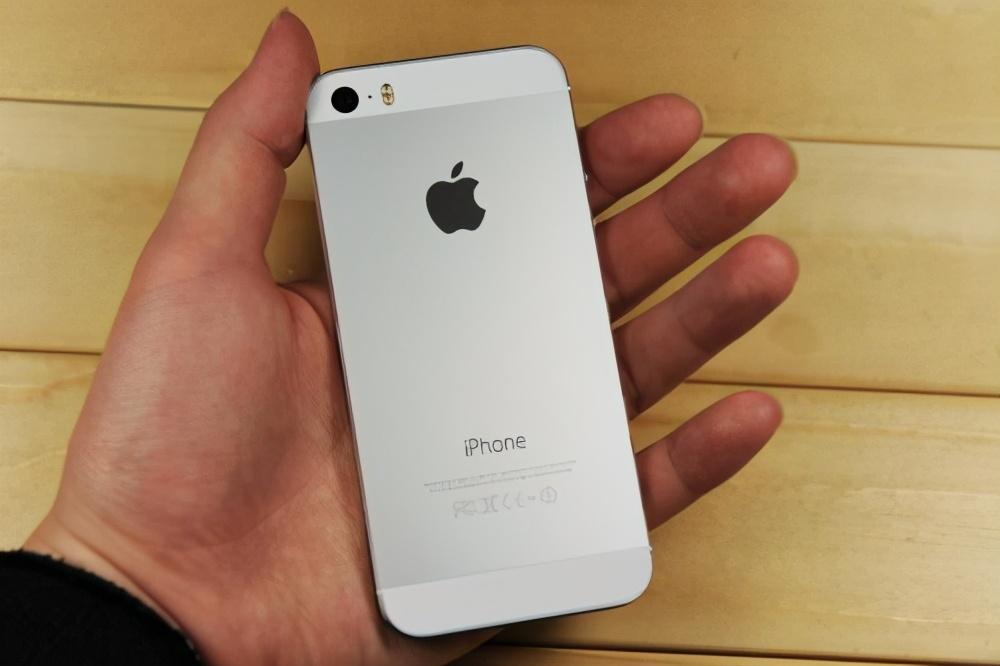 100块钱iphone5s,2020年值得入手苹果5s