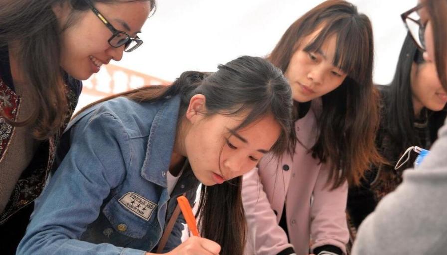 专升本与普通本科的差距，不仅仅在含金量，学生需权衡利弊