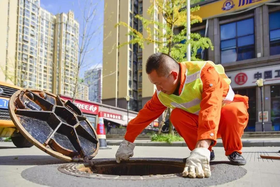 “10000+20”城市道路“微整形”，守护安全出行！