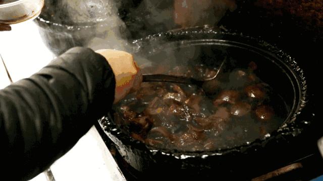 炖猪蹄怎么不粘锅底,炖猪蹄不要太软