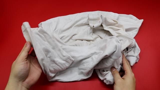 白衣服怎么洗不会花,白衣服穿脏了怎么洗才能变白