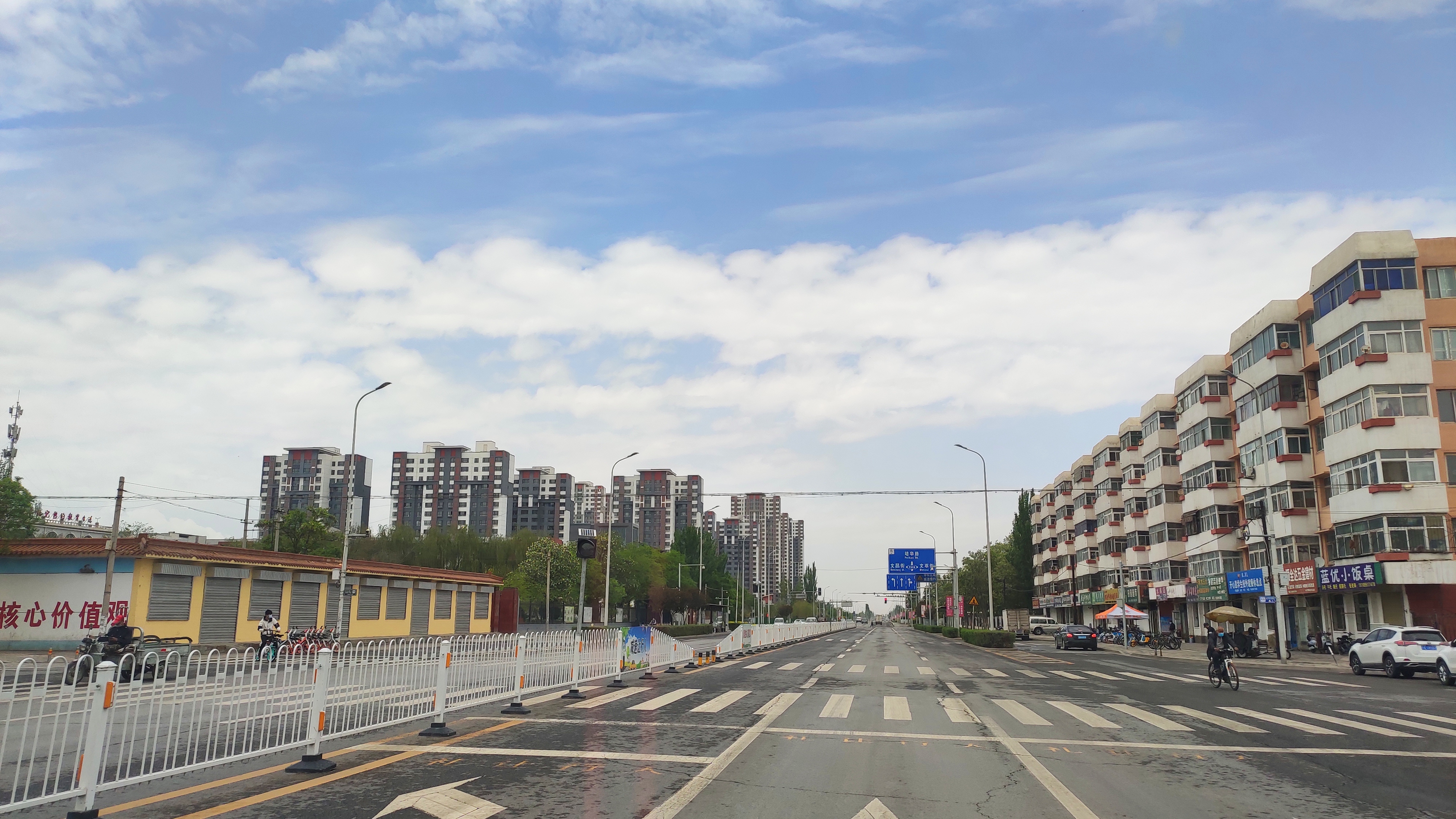 搓面下肚就发车，韩美林艺术馆里摆POSE，贺兰山边看睡佛