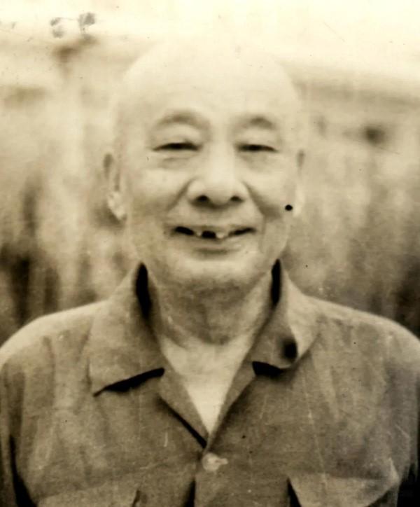 1951年，南京一老汉被逮捕受审，三月后接到陈赓来信：他有大贡献